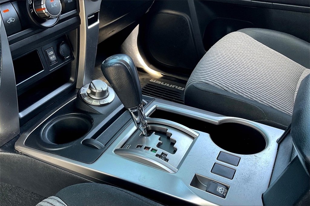 2018 Toyota 4Runner SR5 - Photo 19