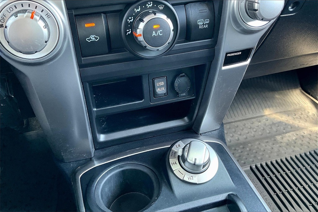 2018 Toyota 4Runner SR5 - Photo 24