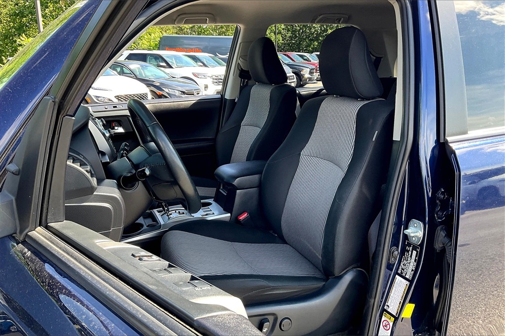 2018 Toyota 4Runner SR5 - Photo 9