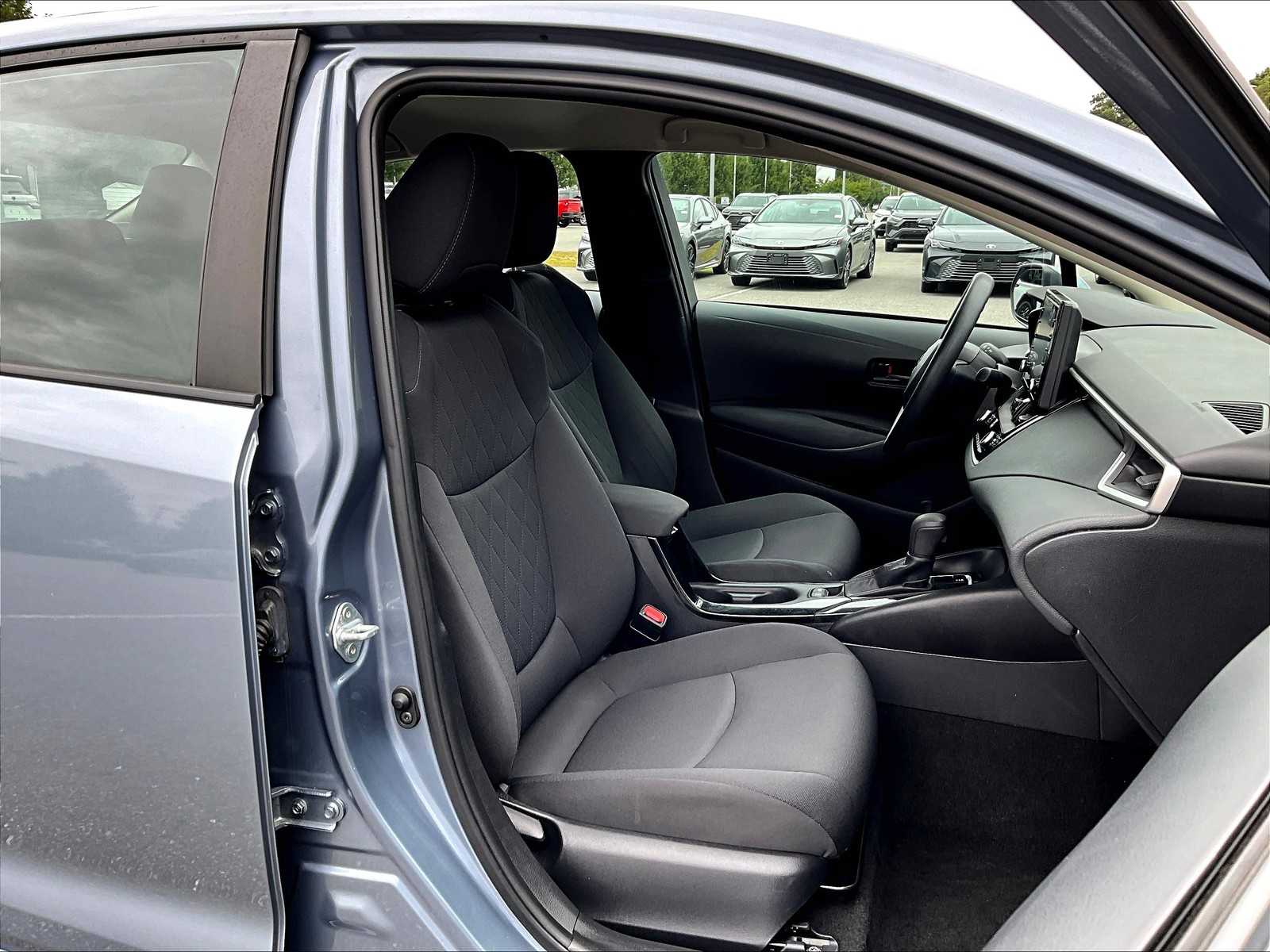 2022 Toyota Corolla LE - Photo 11