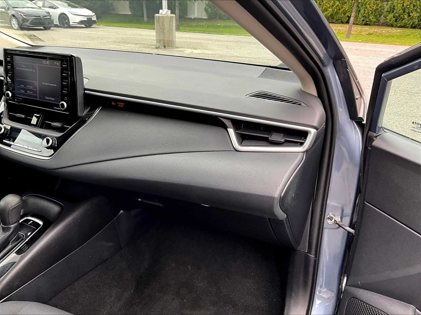 2022 Toyota Corolla LE - Photo 13