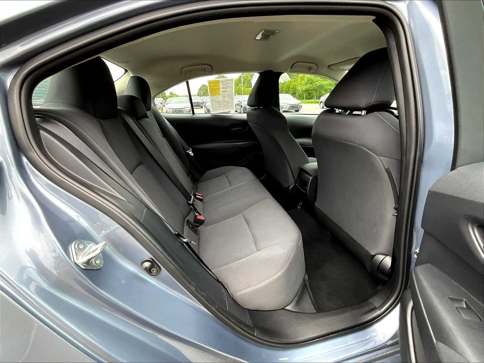 2022 Toyota Corolla LE - Photo 16