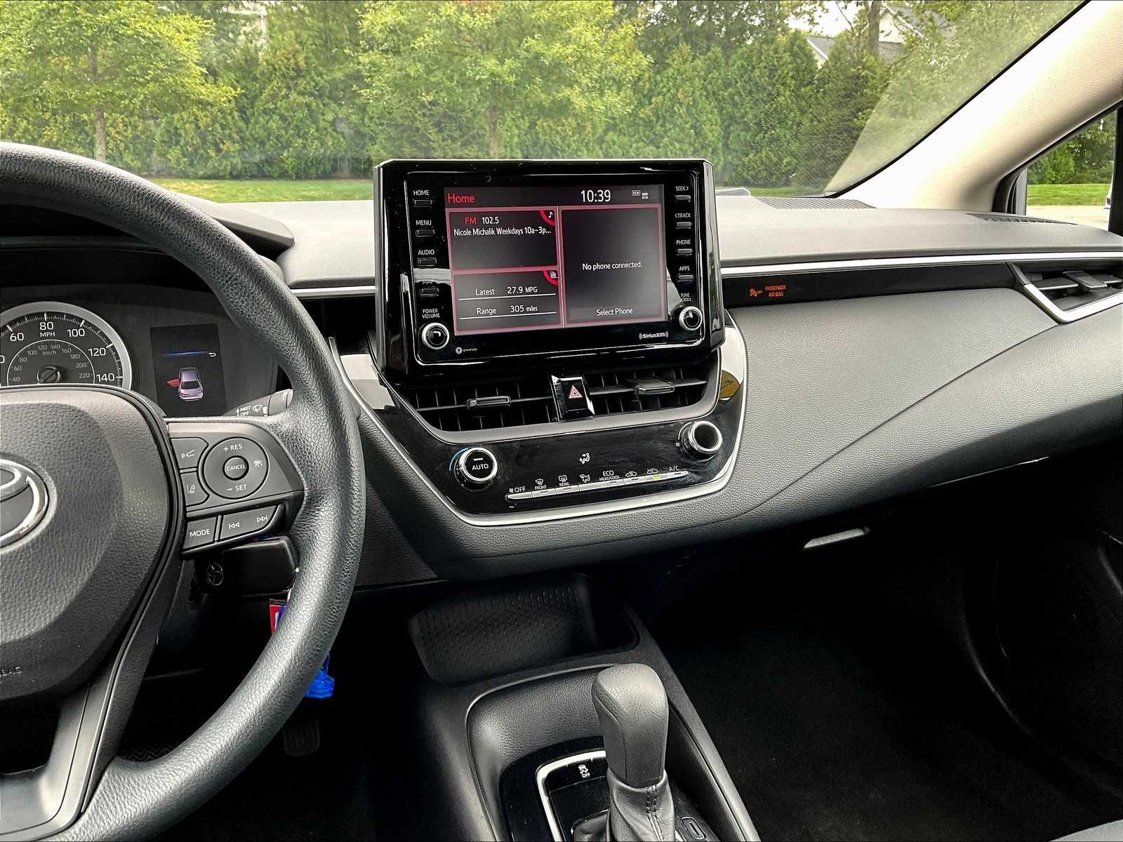 2022 Toyota Corolla LE - Photo 18