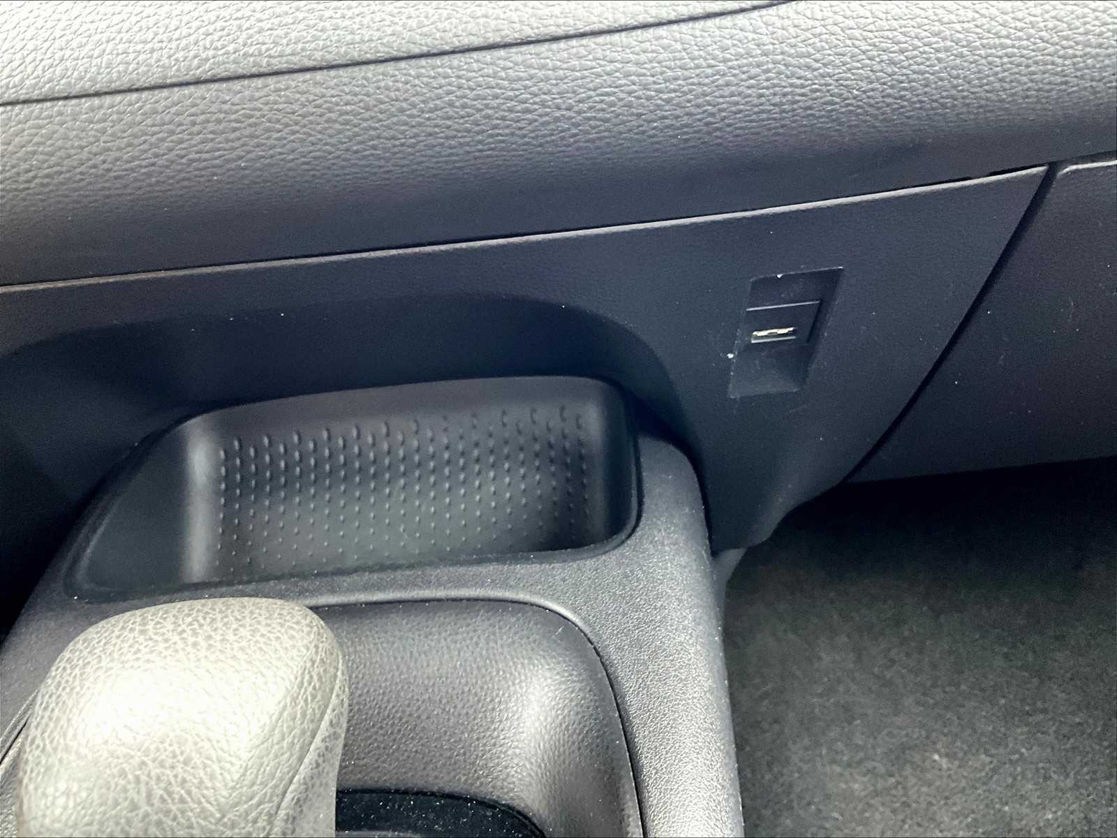 2022 Toyota Corolla LE - Photo 27
