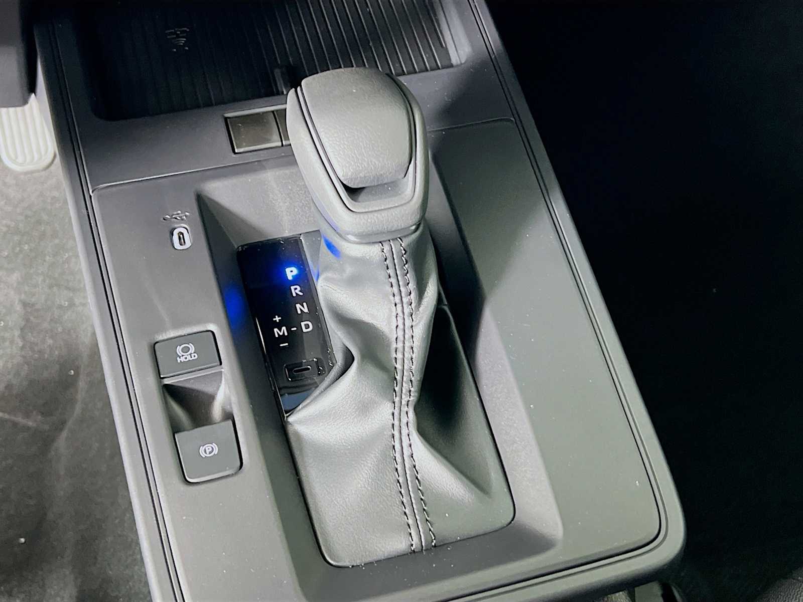 2026 Toyota Corolla Cross LE - Photo 11