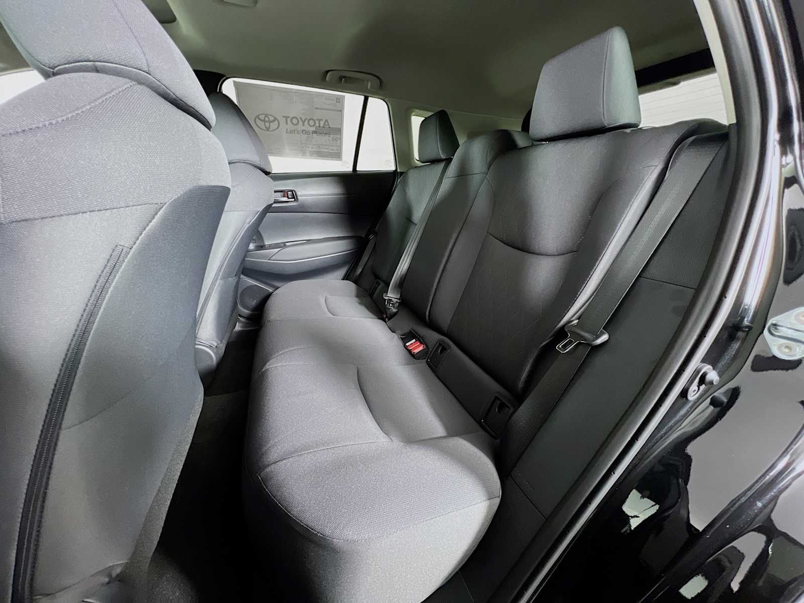 2026 Toyota Corolla Cross LE - Photo 13