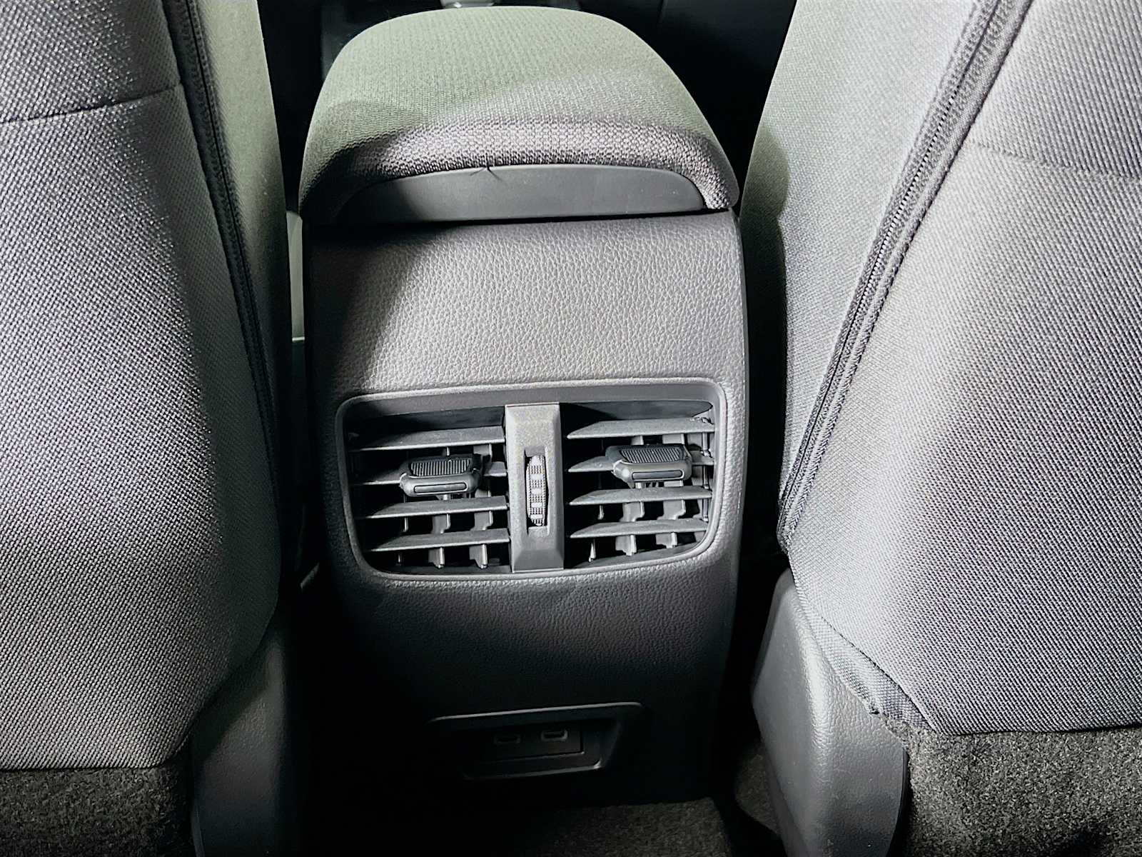 2026 Toyota Corolla Cross LE - Photo 14