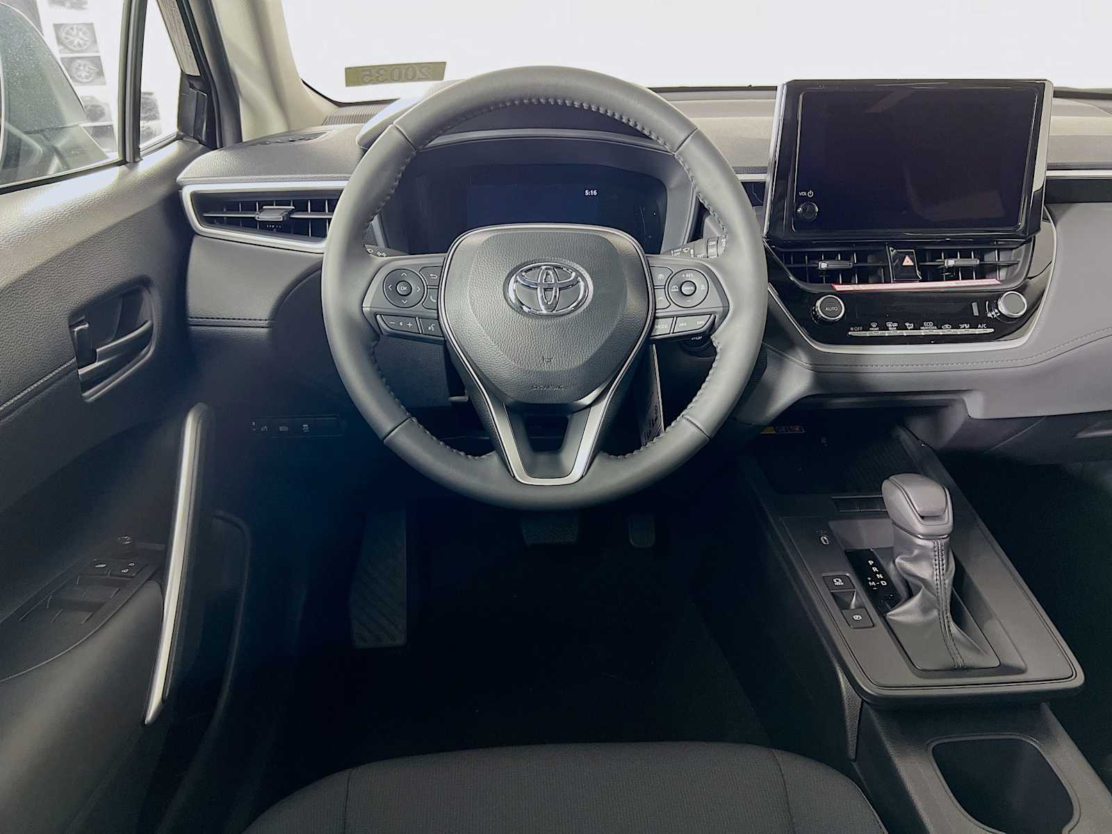 2026 Toyota Corolla Cross LE - Photo 15