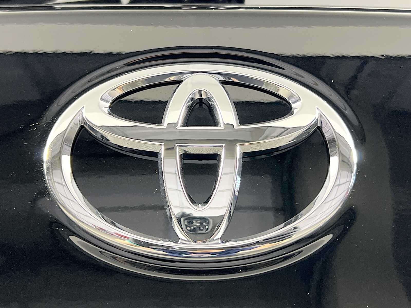 2026 Toyota Corolla Cross LE - Photo 18