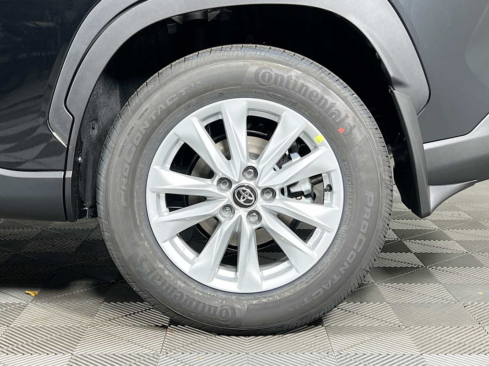 2026 Toyota Corolla Cross LE - Photo 19