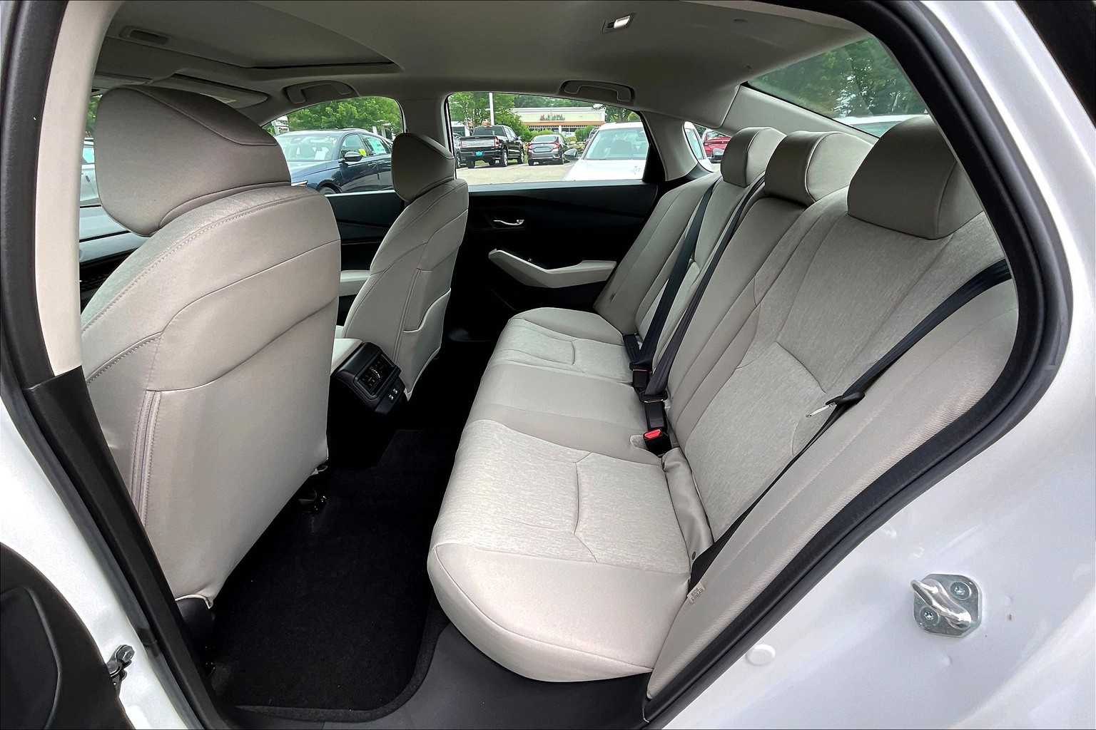 2025 Honda Accord SE - Photo 15