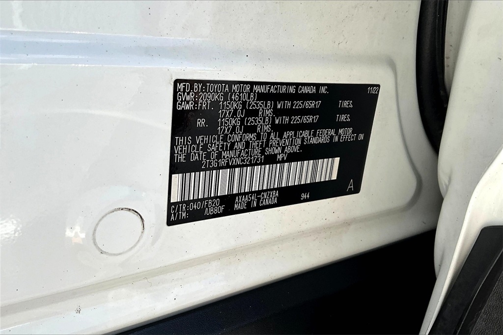 2022 Toyota RAV4 LE - Photo 36