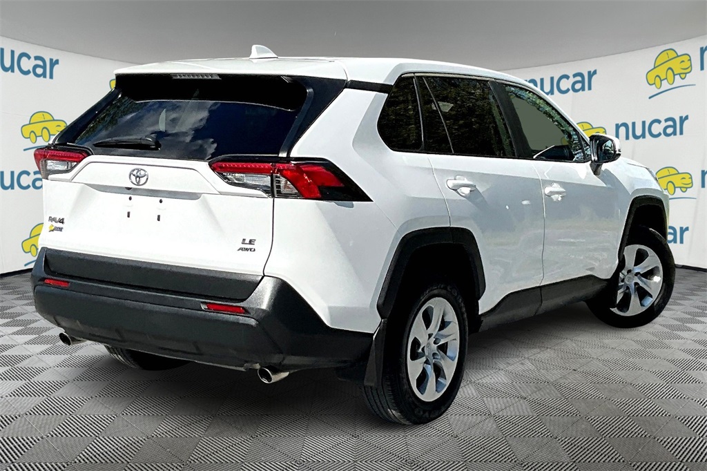 2022 Toyota RAV4 LE - Photo 6