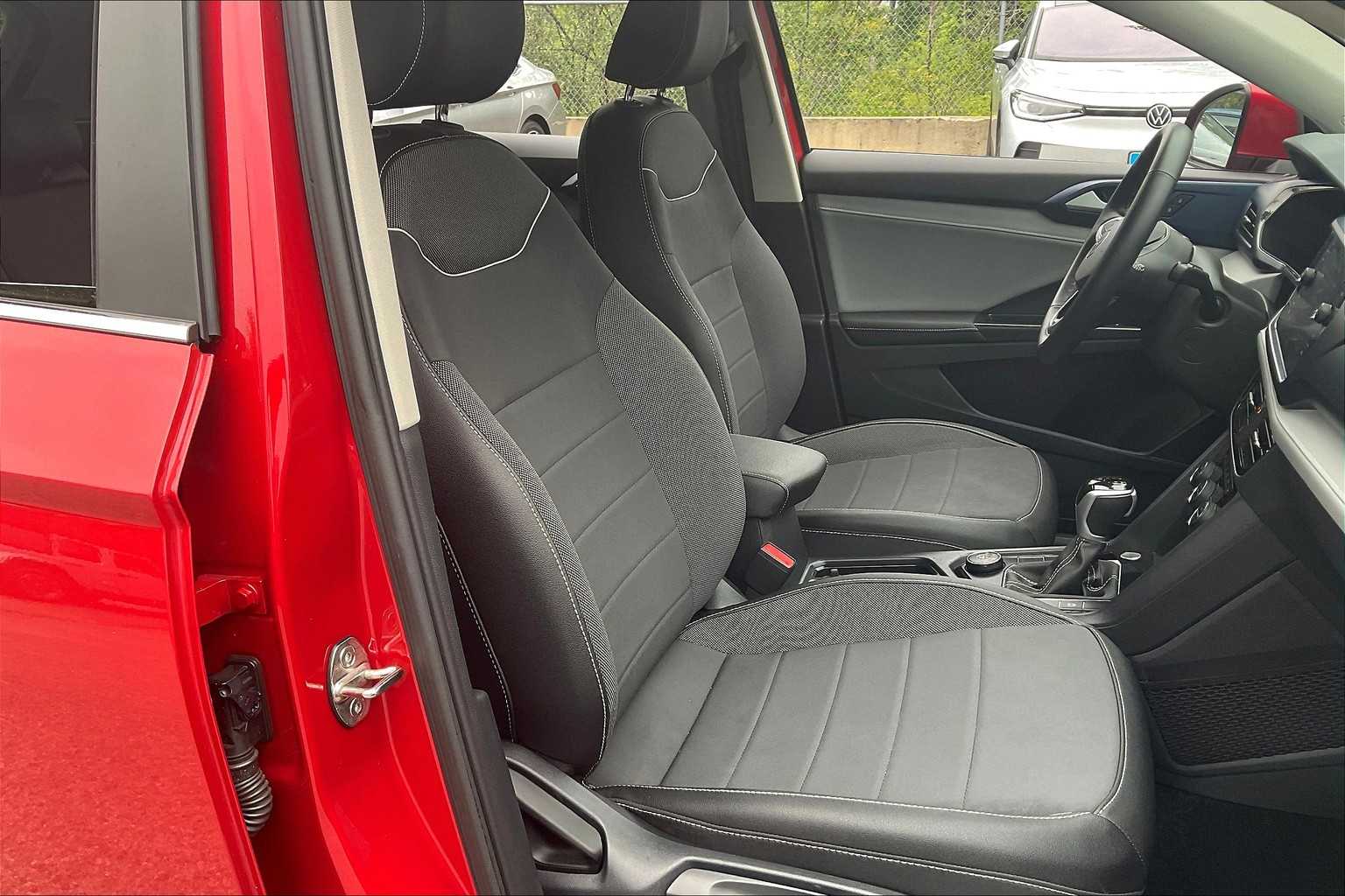 2024 Volkswagen Taos SE - Photo 11