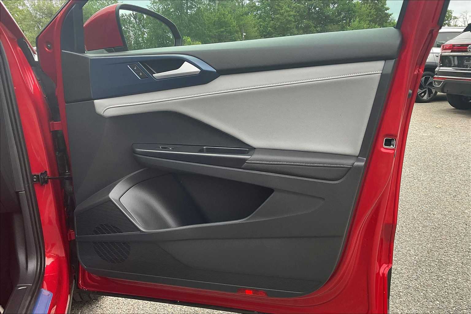 2024 Volkswagen Taos SE - Photo 12
