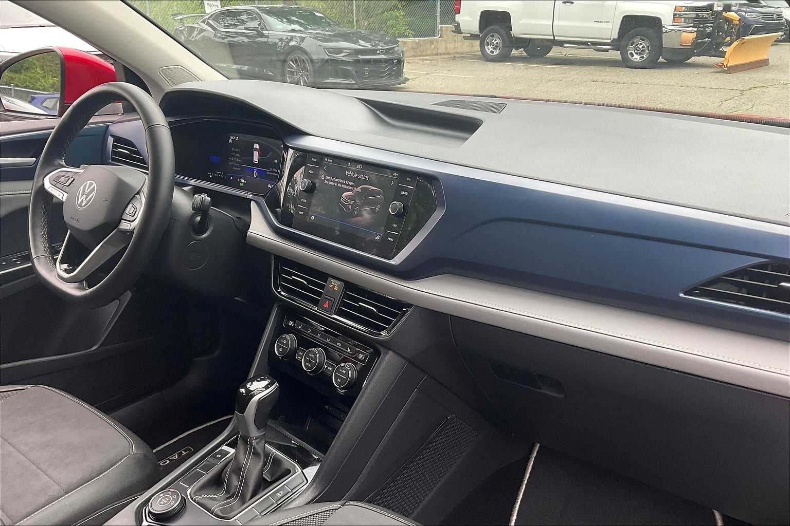 2024 Volkswagen Taos SE - Photo 14