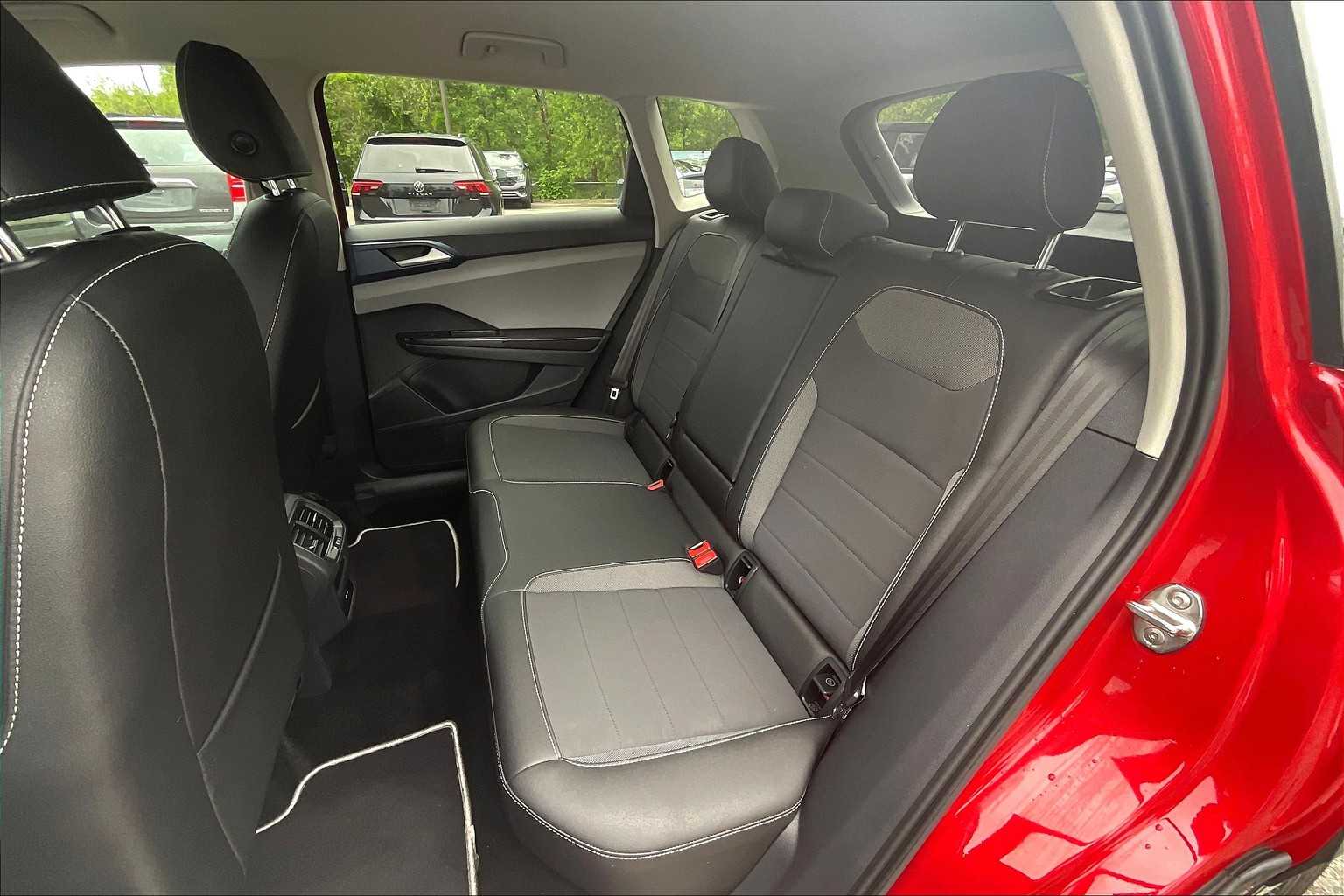 2024 Volkswagen Taos SE - Photo 15