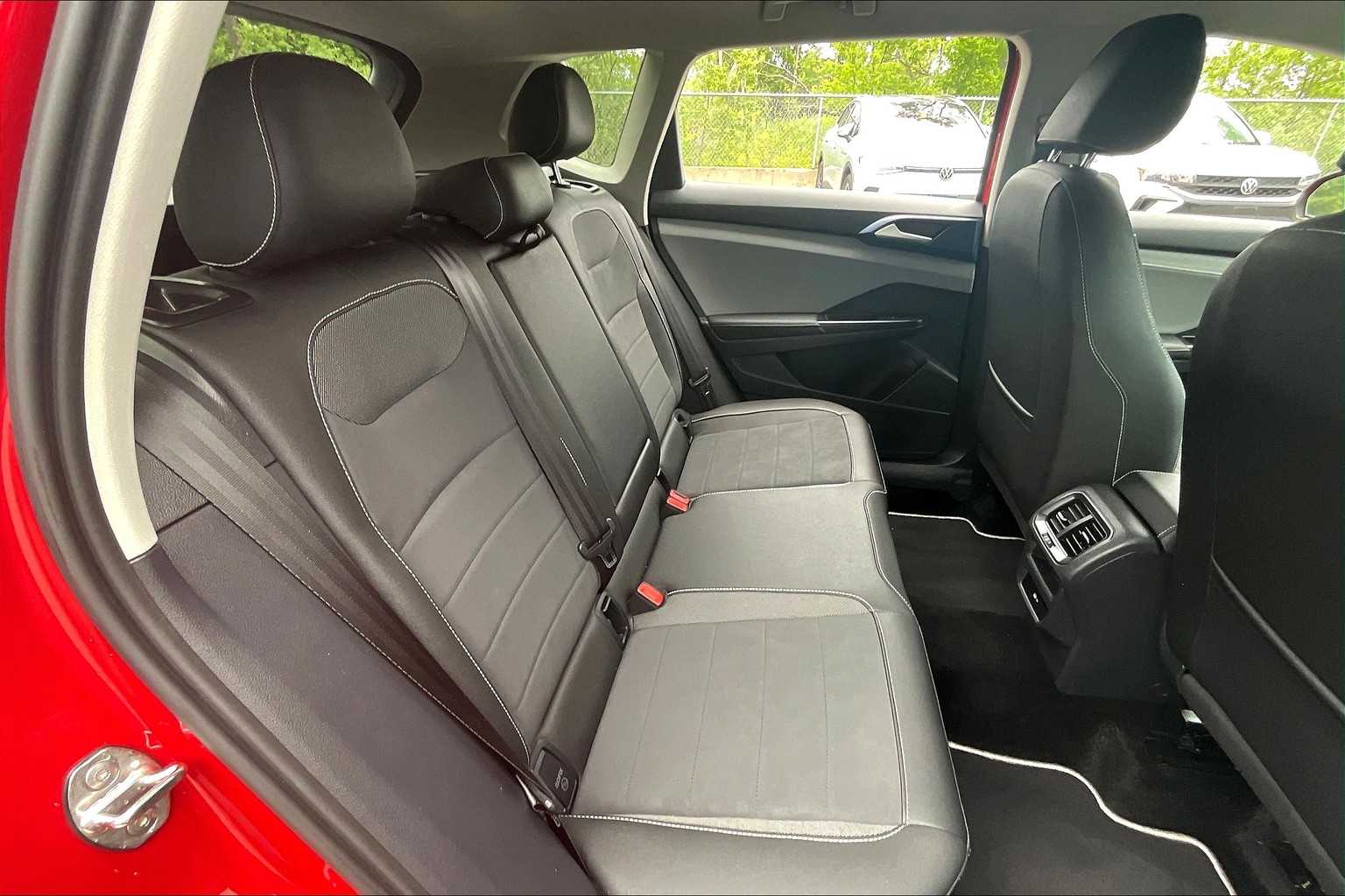 2024 Volkswagen Taos SE - Photo 16