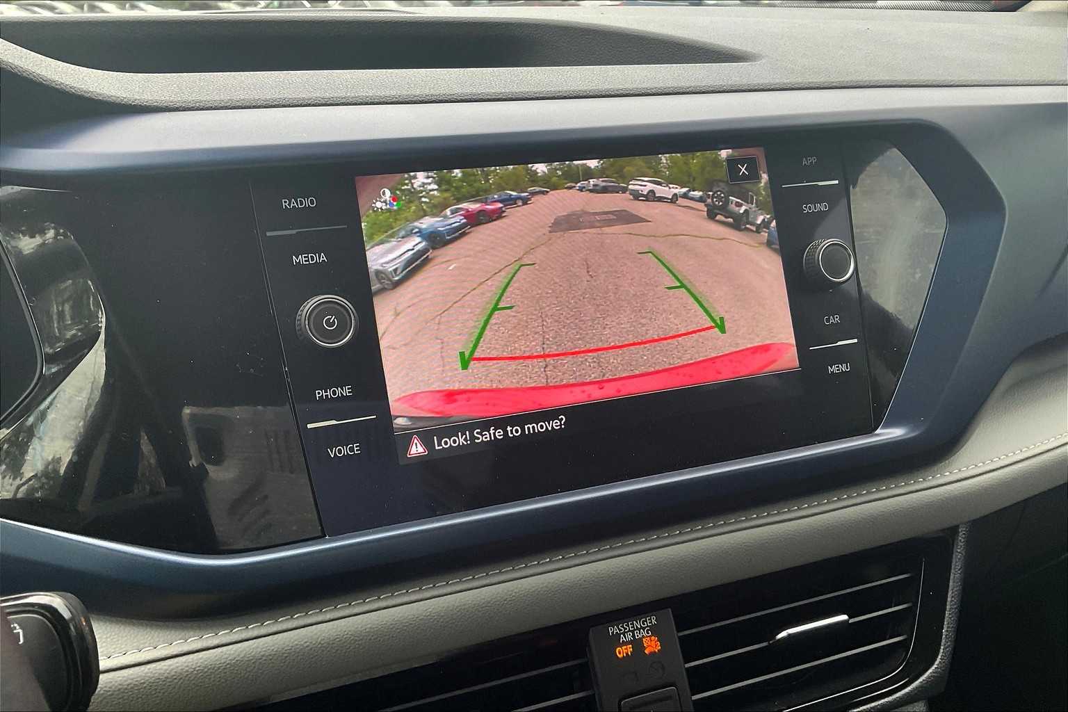 2024 Volkswagen Taos SE - Photo 19