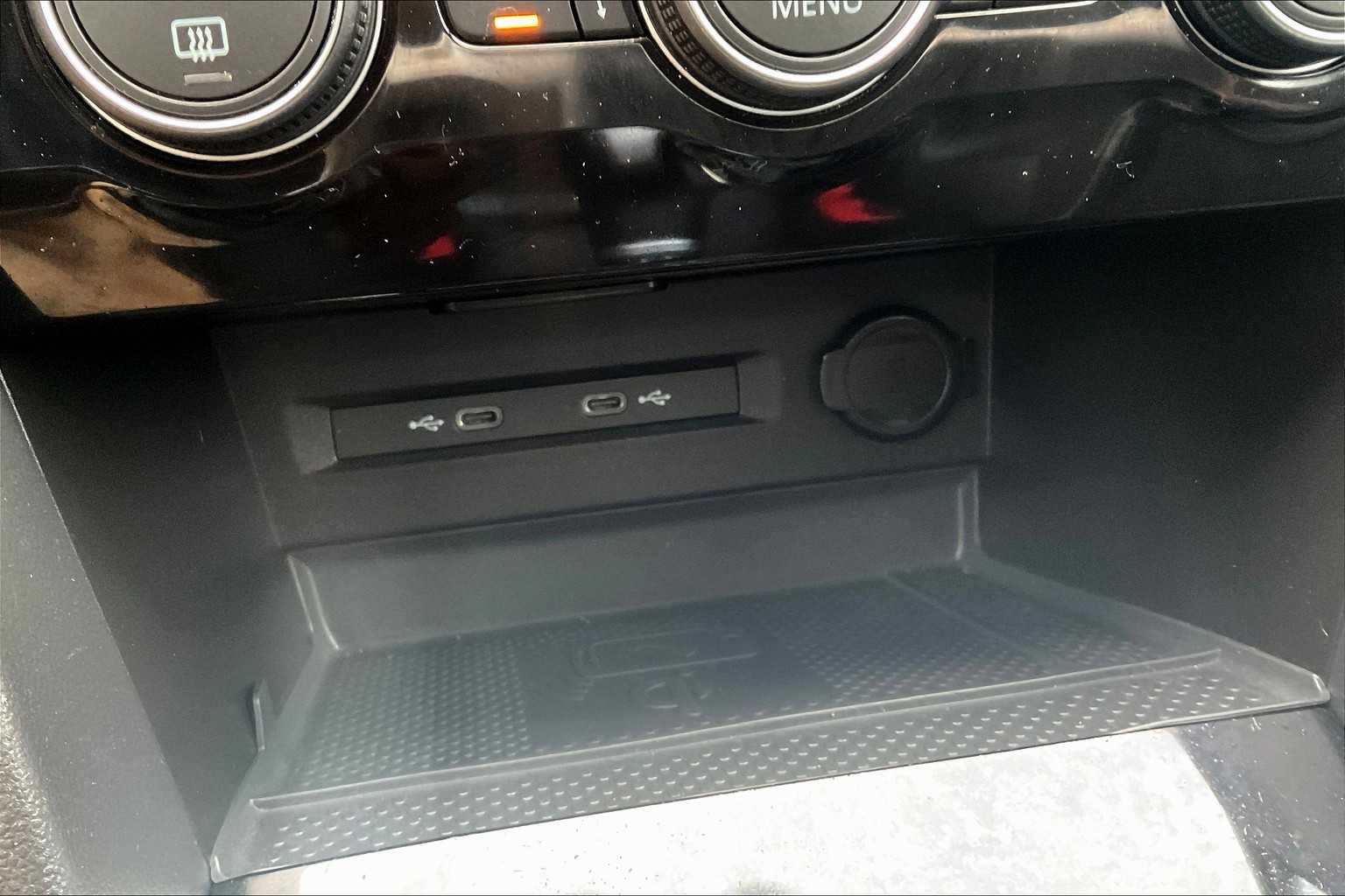 2024 Volkswagen Taos SE - Photo 25