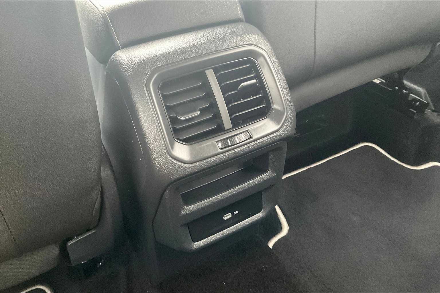 2024 Volkswagen Taos SE - Photo 26