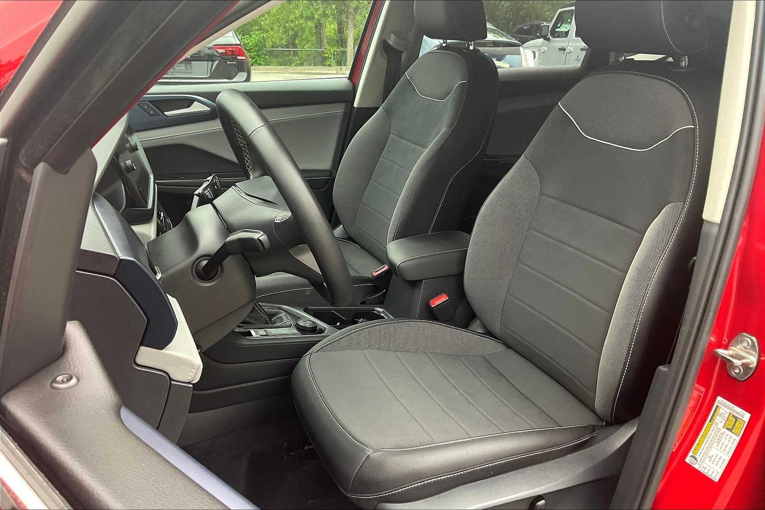 2024 Volkswagen Taos SE - Photo 10