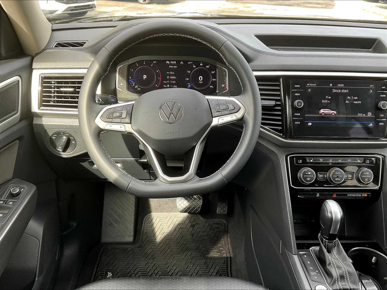 2022 Volkswagen Atlas 3.6L V6 SE w/Technology - Photo 18