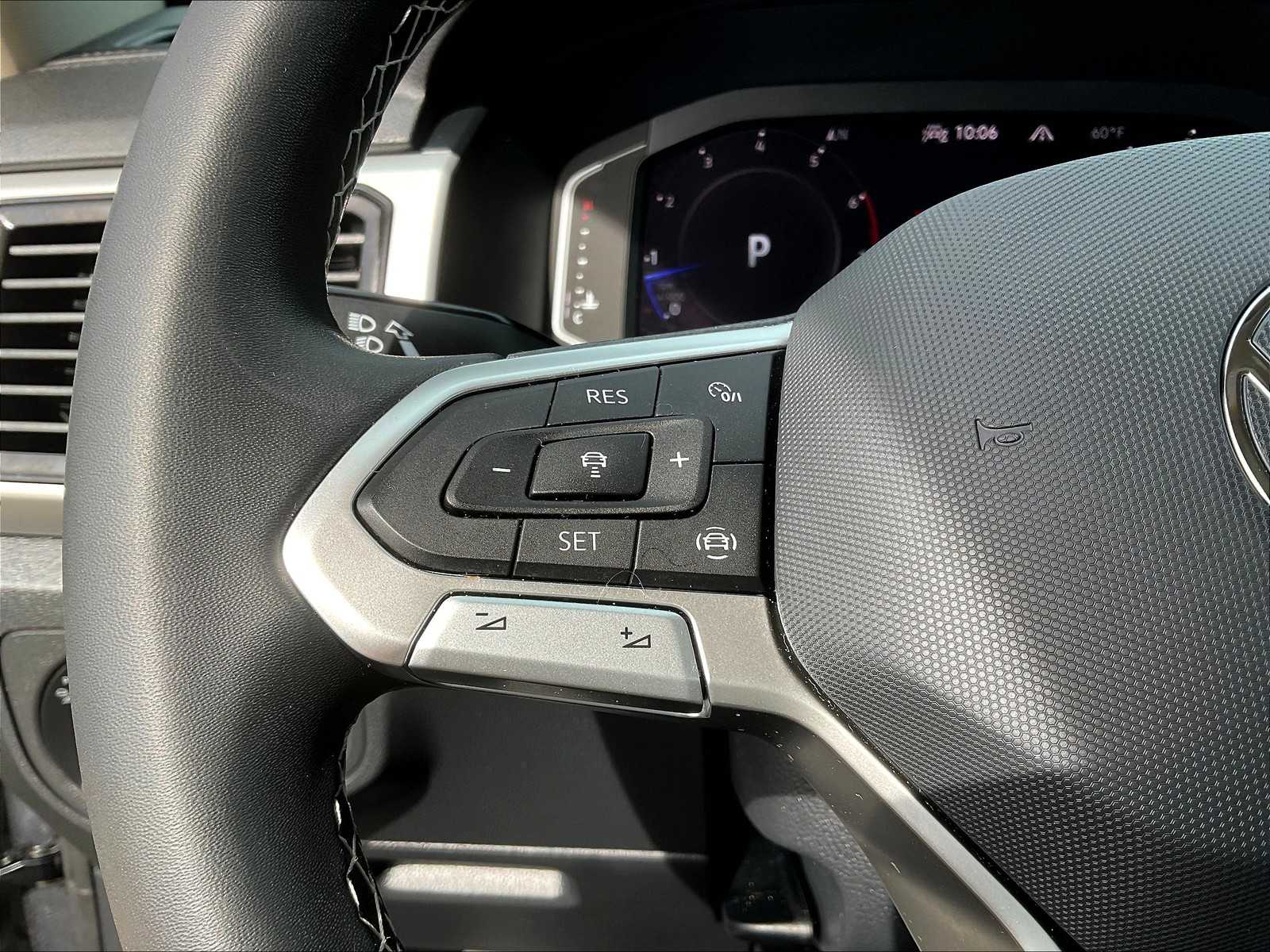 2022 Volkswagen Atlas 3.6L V6 SE w/Technology - Photo 23