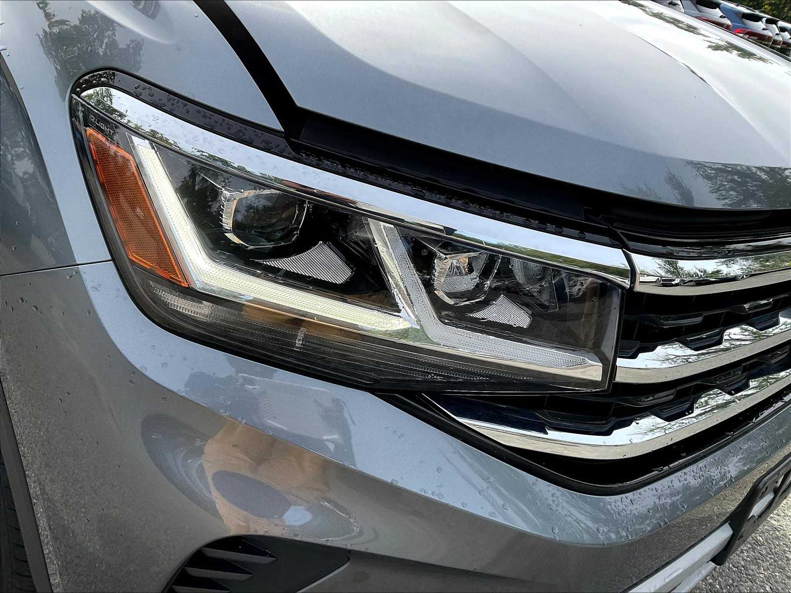 2022 Volkswagen Atlas 3.6L V6 SE w/Technology - Photo 32