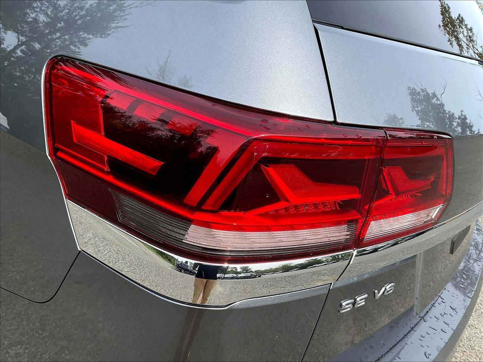 2022 Volkswagen Atlas 3.6L V6 SE w/Technology - Photo 33