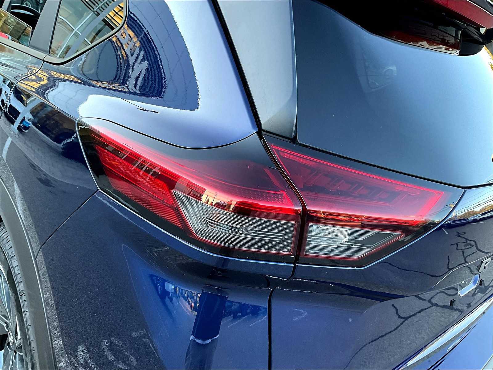 2025 Nissan Rogue SV - Photo 32