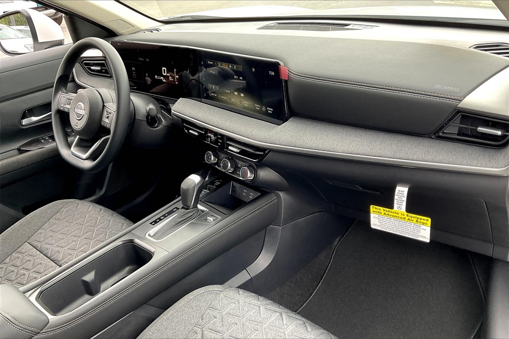 2025 Nissan Kicks SV - Photo 10