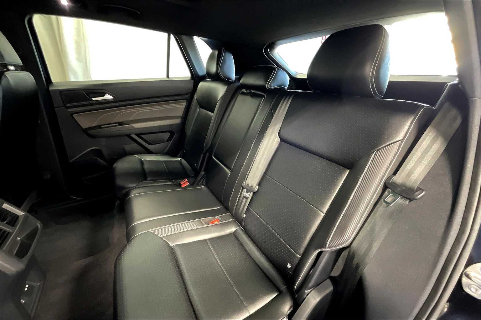 2022 Volkswagen Atlas Cross Sport 3.6L V6 SE w/Technology - Photo 15