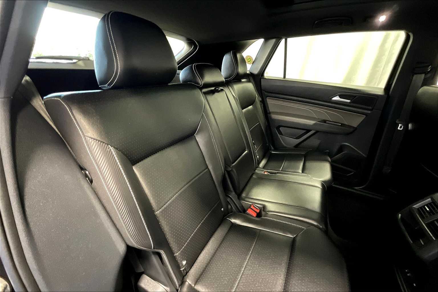 2022 Volkswagen Atlas Cross Sport 3.6L V6 SE w/Technology - Photo 16