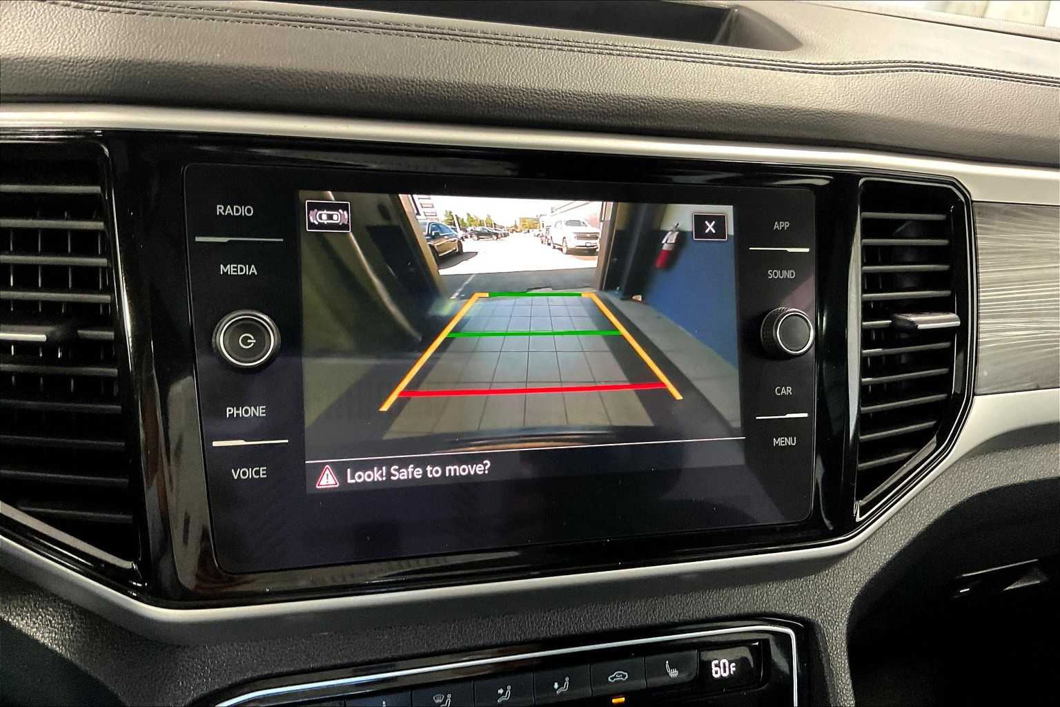 2022 Volkswagen Atlas Cross Sport 3.6L V6 SE w/Technology - Photo 19