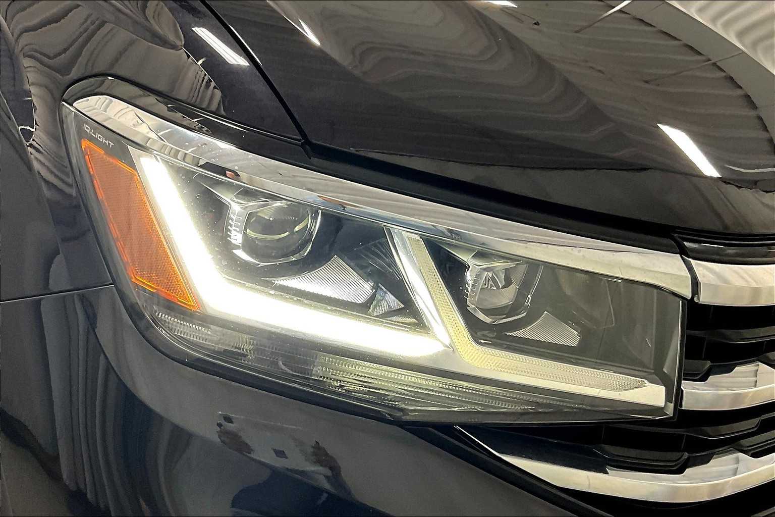 2022 Volkswagen Atlas Cross Sport 3.6L V6 SE w/Technology - Photo 33