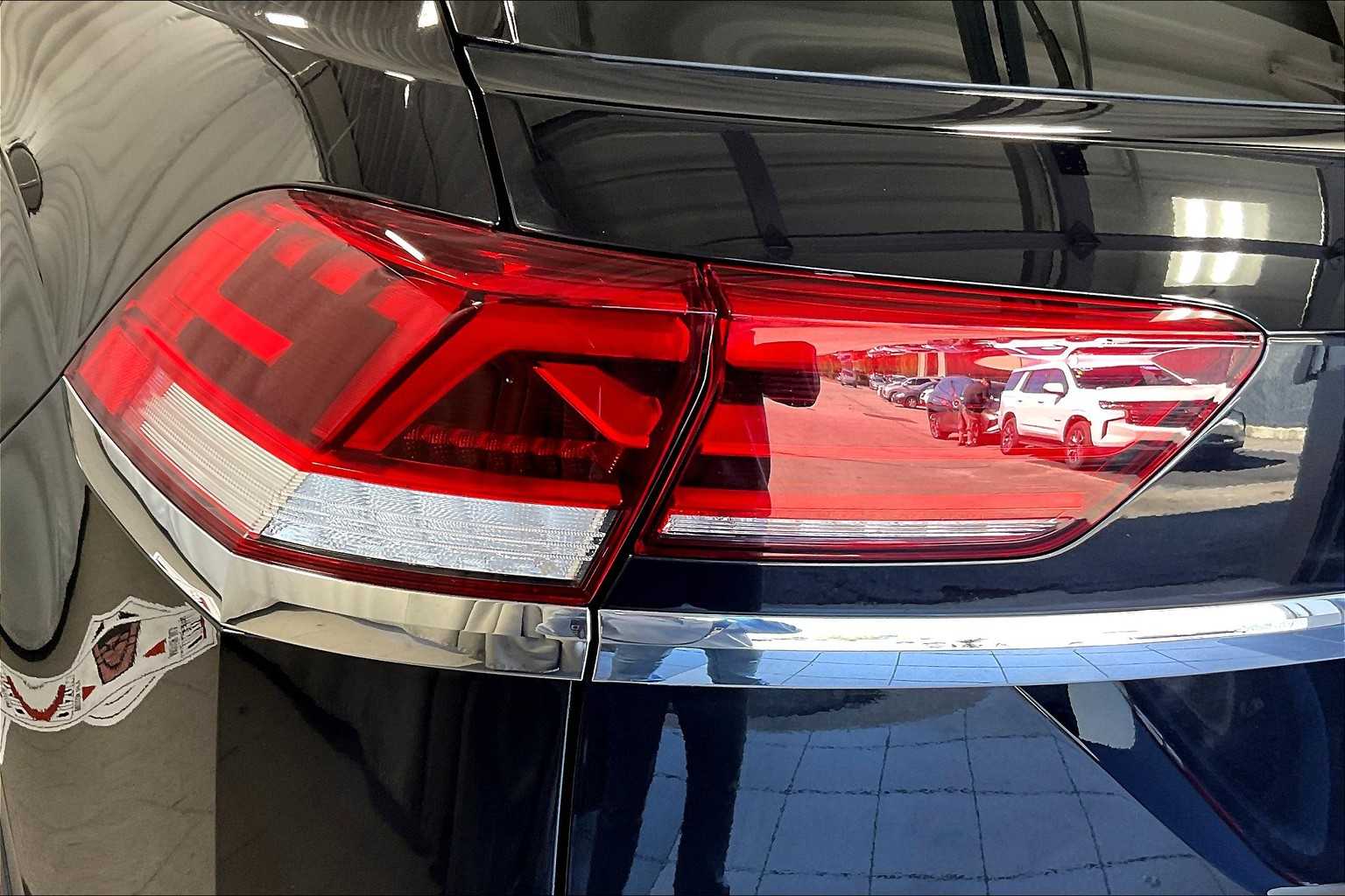2022 Volkswagen Atlas Cross Sport 3.6L V6 SE w/Technology - Photo 34