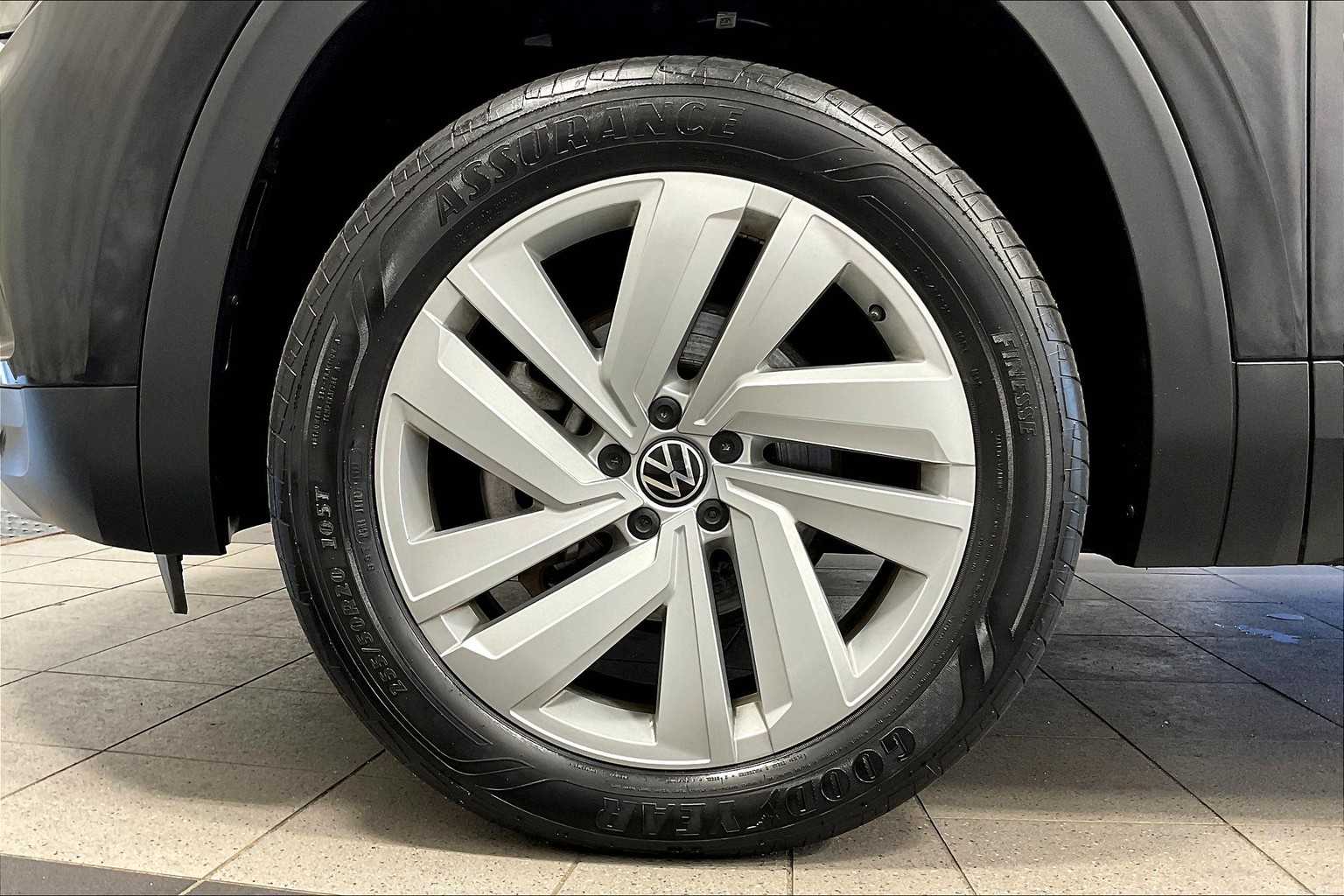 2022 Volkswagen Atlas Cross Sport 3.6L V6 SE w/Technology - Photo 7
