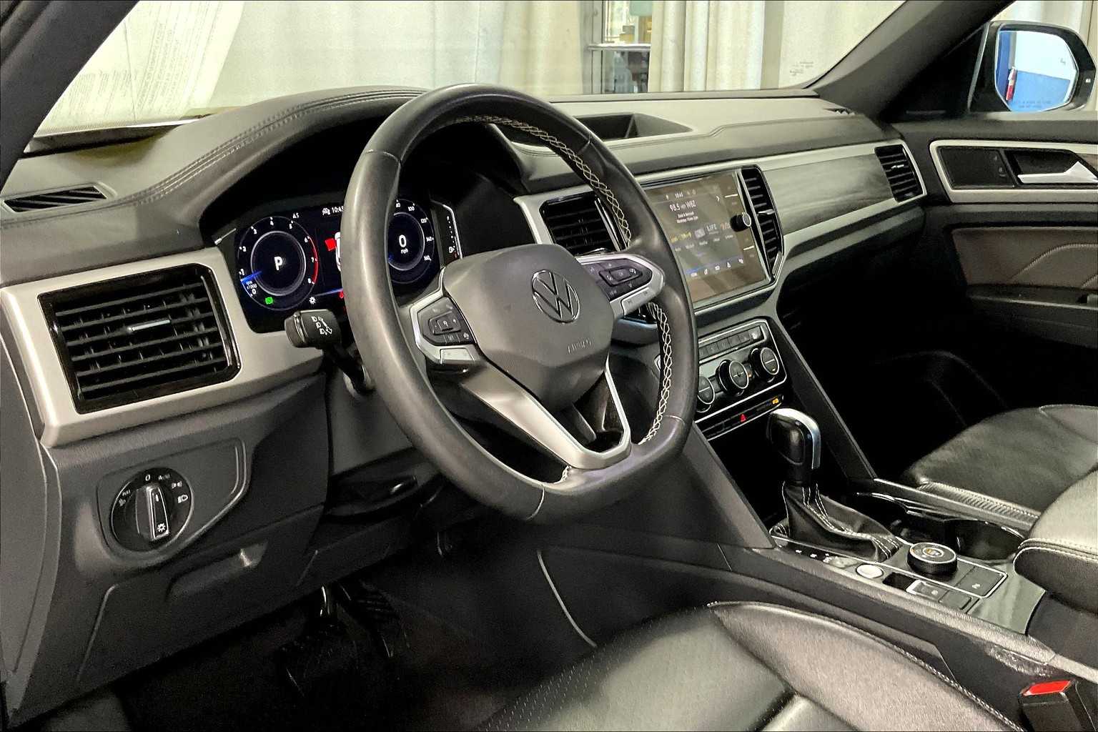 2022 Volkswagen Atlas Cross Sport 3.6L V6 SE w/Technology - Photo 8