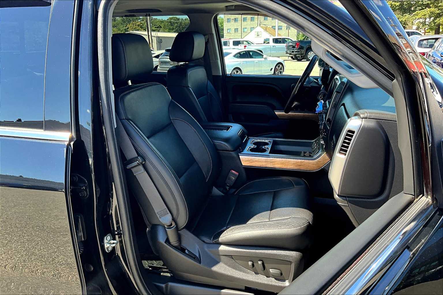 2018 Chevrolet Silverado 1500 LTZ - Photo 11