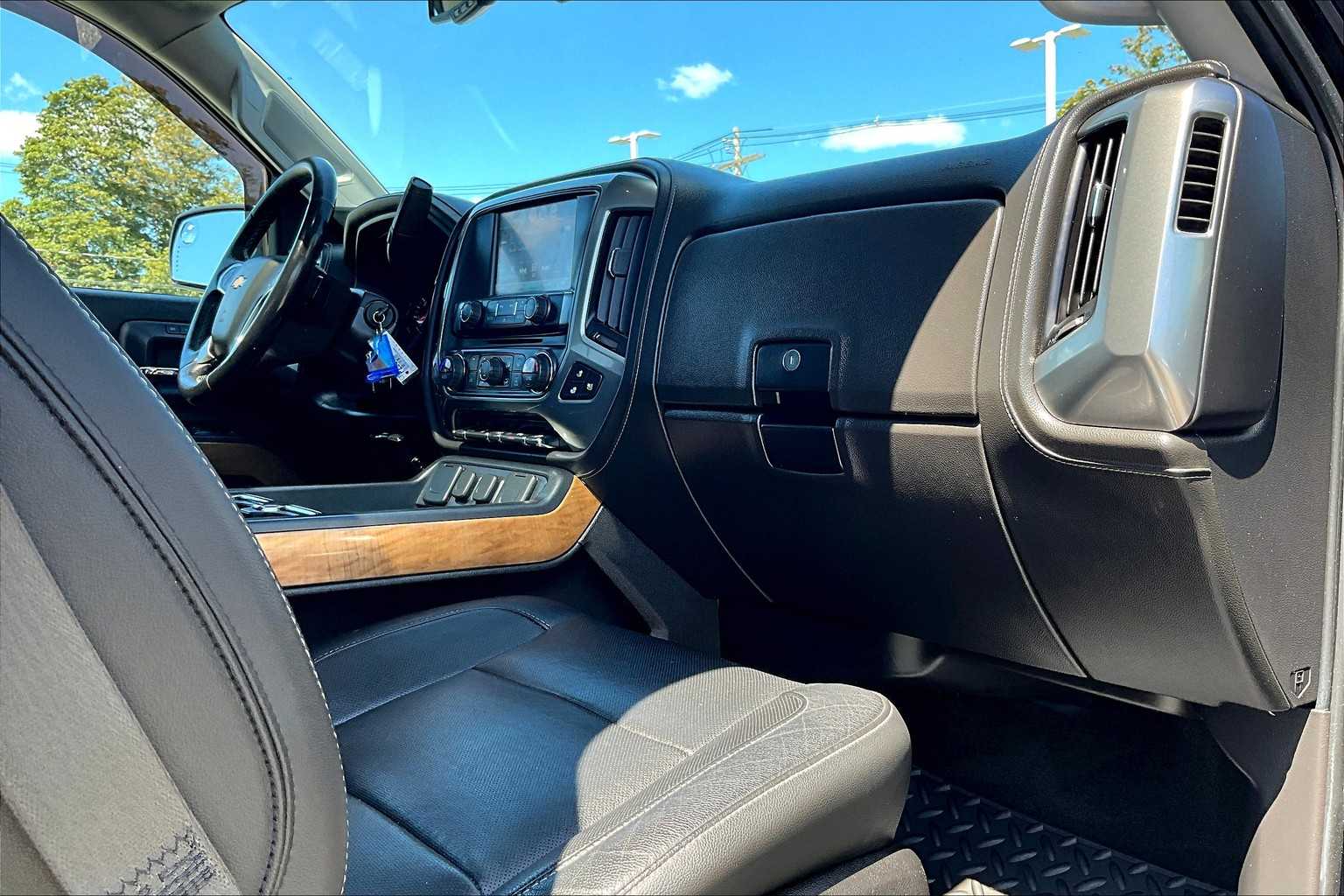 2018 Chevrolet Silverado 1500 LTZ - Photo 14