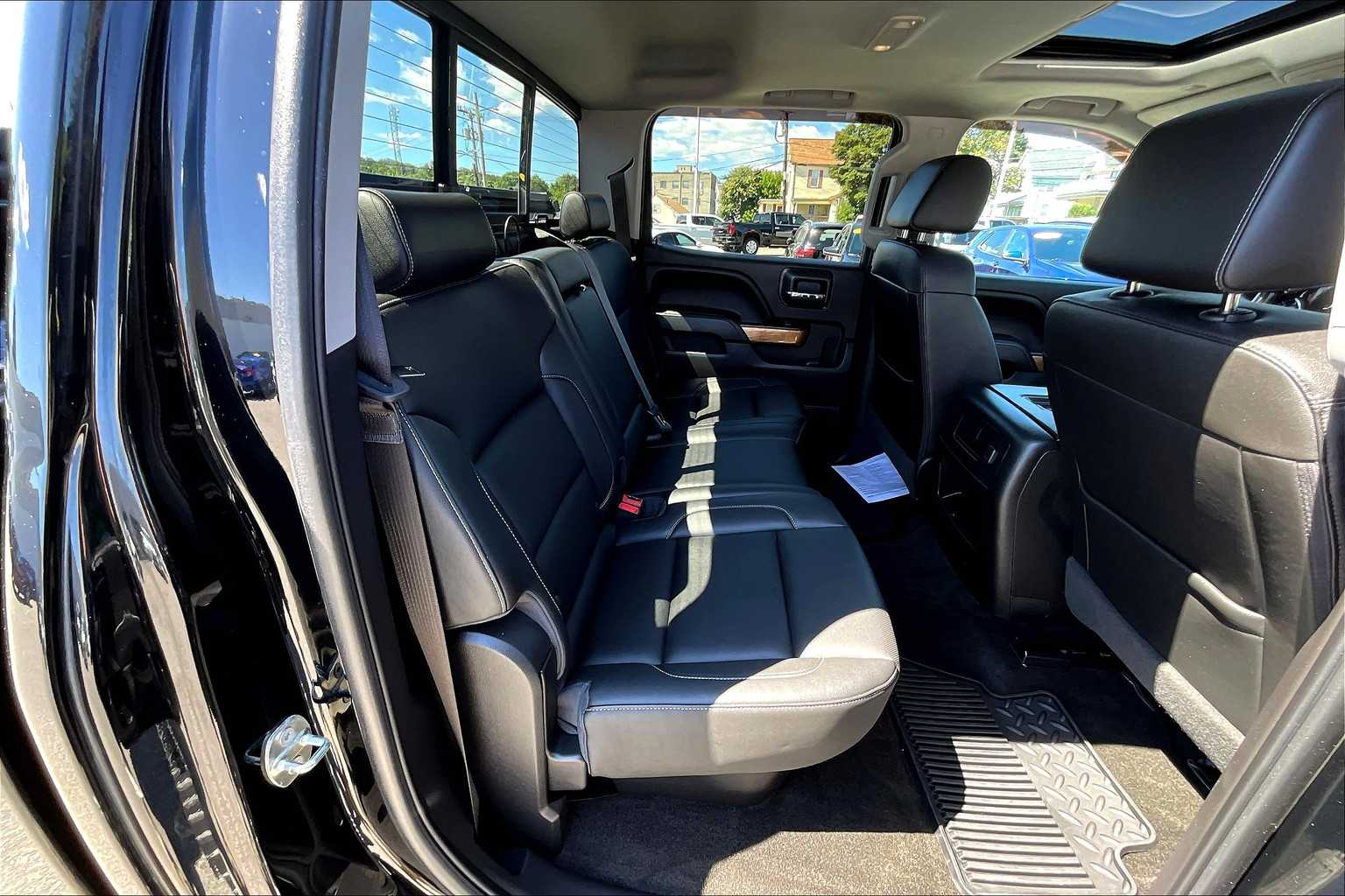 2018 Chevrolet Silverado 1500 LTZ - Photo 16