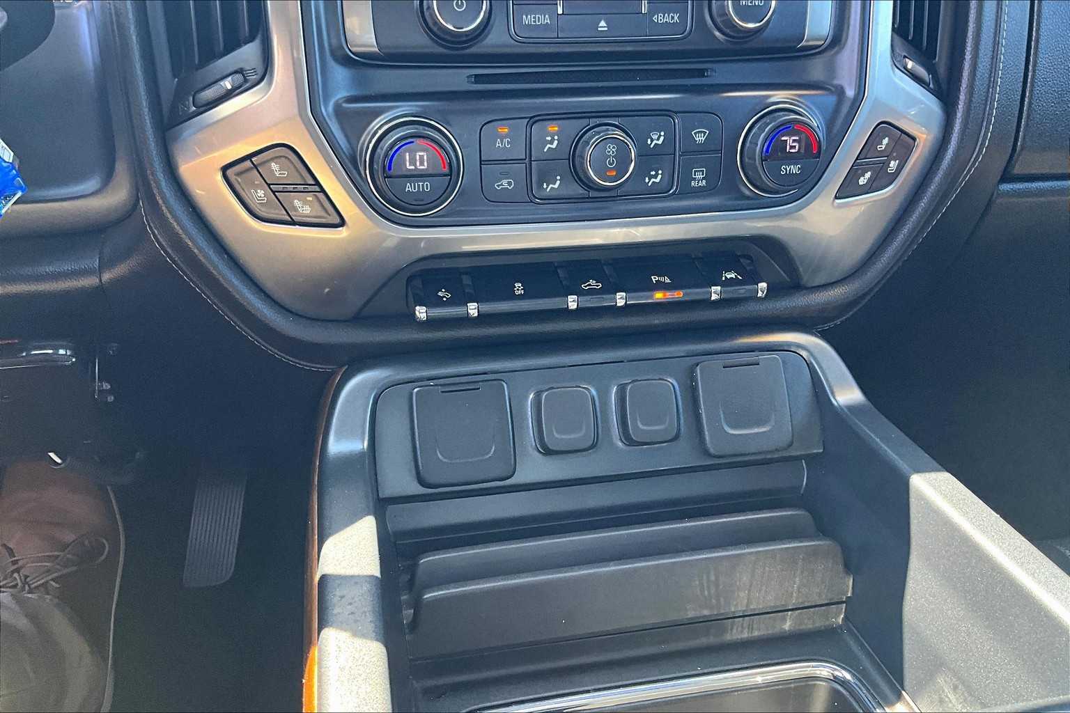 2018 Chevrolet Silverado 1500 LTZ - Photo 26