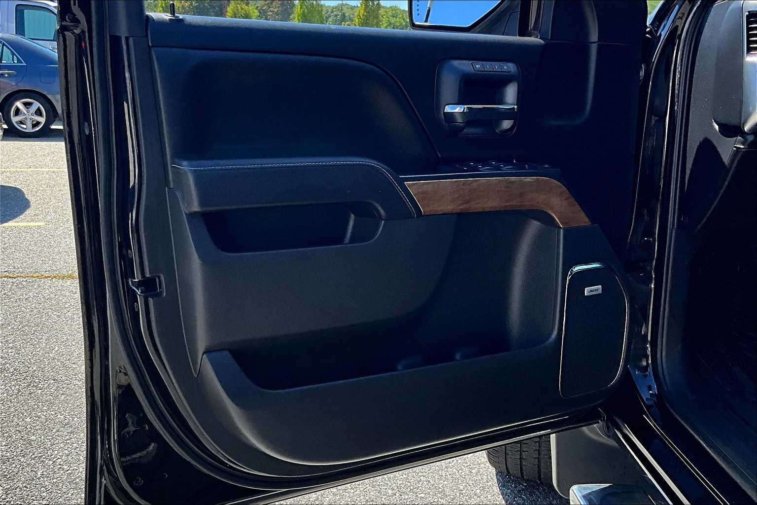 2018 Chevrolet Silverado 1500 LTZ - Photo 9