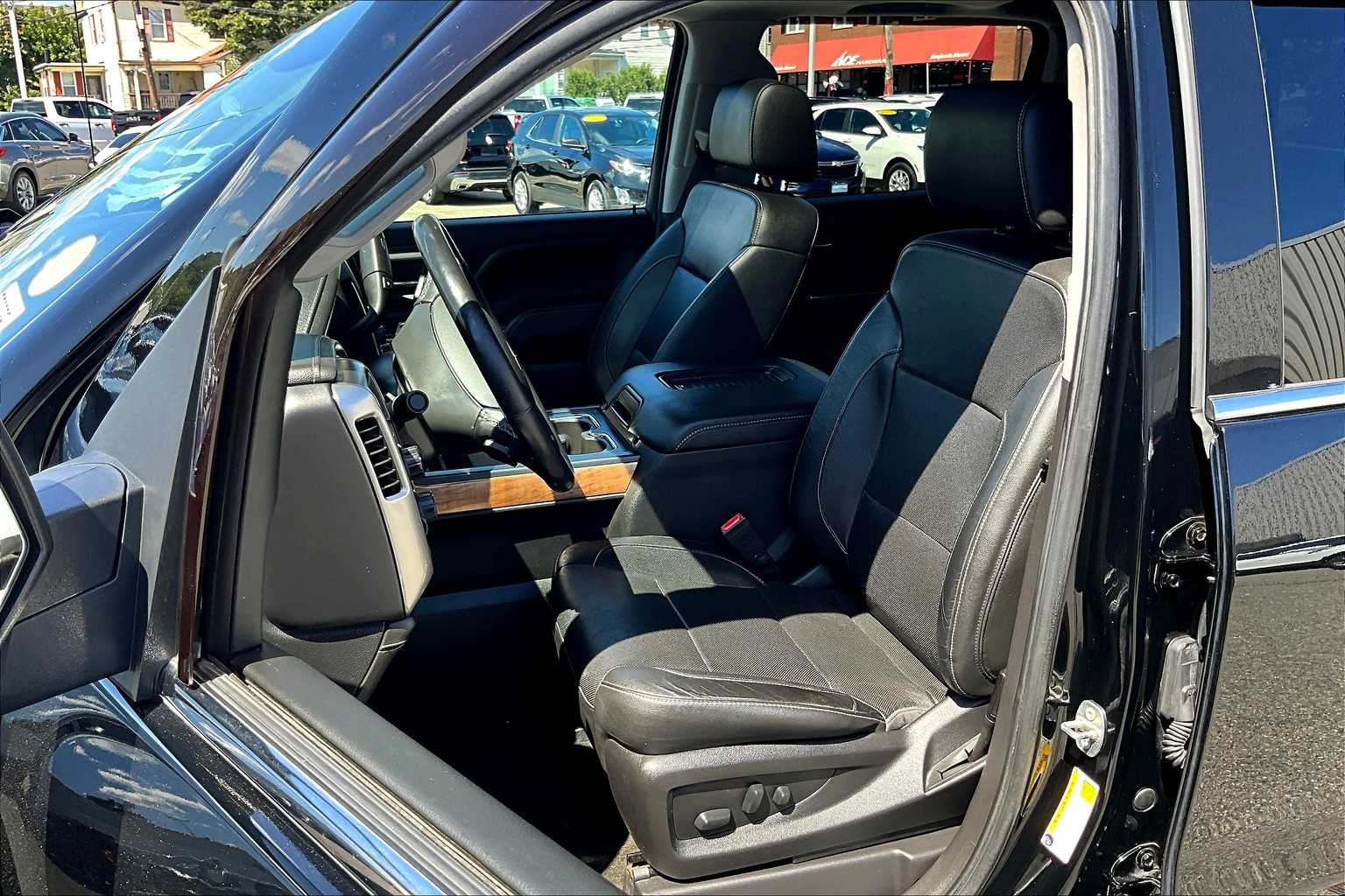 2018 Chevrolet Silverado 1500 LTZ - Photo 10