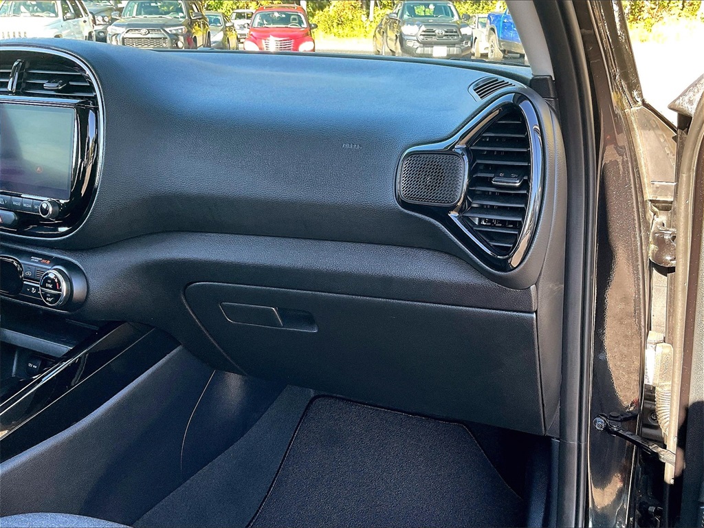 2023 Kia Soul EX - Photo 12