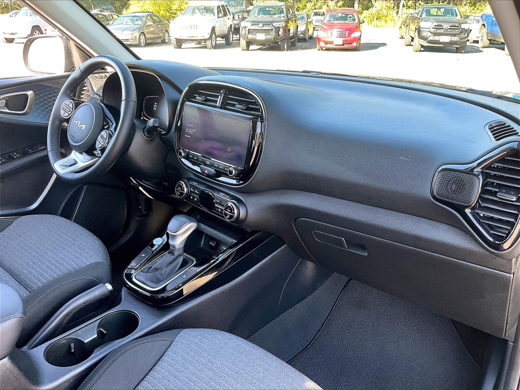 2023 Kia Soul EX - Photo 13