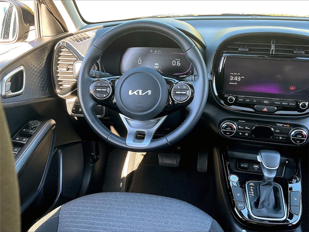 2023 Kia Soul EX - Photo 16