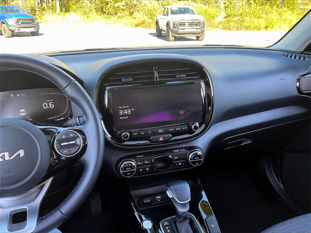 2023 Kia Soul EX - Photo 17