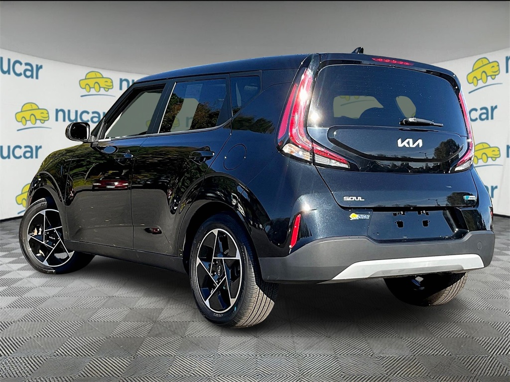 2023 Kia Soul EX - Photo 4